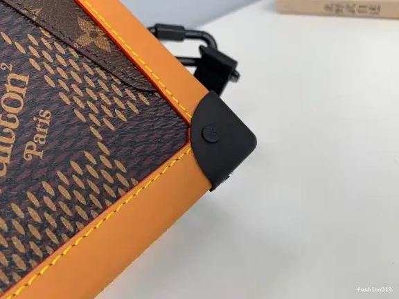 LOUIS VUITTON TRUNK SOFT 0404